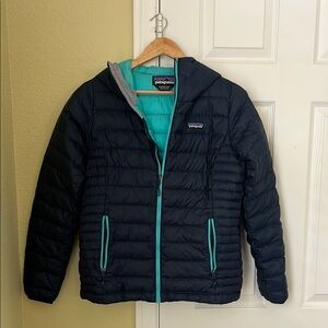Patagonia Women’s Navy and Aqua Puffer Jacket